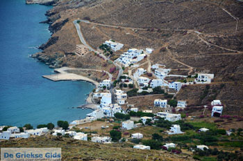 Ormos Ysternia Tinos | Griekenland foto 1 - Foto van https://www.grieksegids.nl/fotos/tinos/normaal/ormos-ysternia-tinos-001.jpg