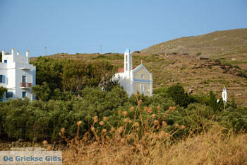 Panagia Vrisiotissa bij Agios Romanos Tinos | Foto 2 - Foto van https://www.grieksegids.nl/fotos/tinos/normaal/panagia-vrisiotissa-tinos-002.jpg