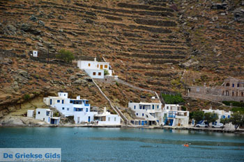 Strand Rochari bij Panormos Tinos | Griekenland foto 1 - Foto van https://www.grieksegids.nl/fotos/tinos/normaal/rochari-tinos-001.jpg