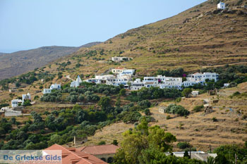 Dorpje Skalados bij Loutra Tinos | Griekenland foto 1 - Foto van https://www.grieksegids.nl/fotos/tinos/normaal/skalados-tinos-001.jpg
