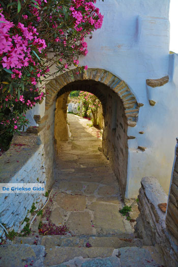 Dorpje Tarampados bij Kampos Tinos | Griekenland | Foto 2 - Foto van https://www.grieksegids.nl/fotos/tinos/normaal/tarampados-kampos-tinos-002.jpg