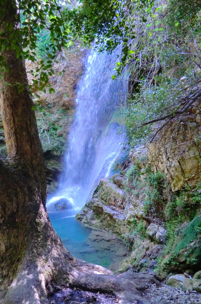 De waterval van Milopotamos op Kythira -  Foto: Sylvia Ruck-Poort
