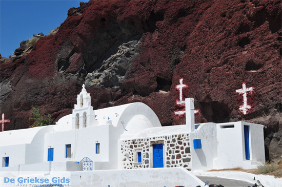 santorini-red-beach