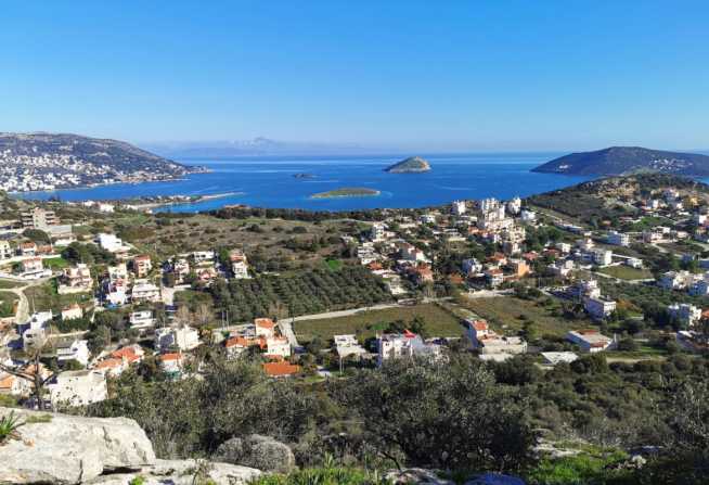 Porto Rafti - badplaats bij Athene - De Griekse Gids - Foto van https://www.grieksegids.nl/fotos/uploads-thumb/08-07-25/1751965389._portoraftivanboven.jpg