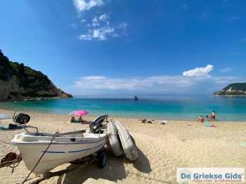 Mylos Beach- Milos strand Lefkas- Renate en Rob De Griekse Gids - Foto van De Griekse Gids