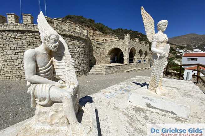 Agia Galini  (Rethymnon Kreta) Ikaros en Daedalos - De Griekse Gids - Foto van De Griekse Gids