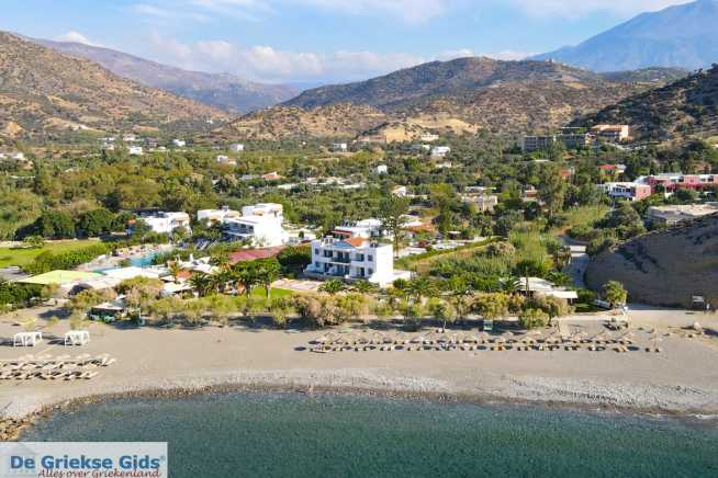 Agia Galini  (Rethymnon Kreta) strand bij Romantica - De Griekse Gids - Foto van De Griekse Gids