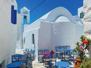 Amorgos stad Cycladen - De Griekse Gids - Foto van Petra Ottens en Simon Hitipeuw - De Griekse Gids