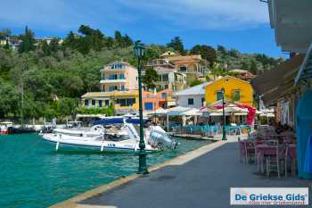 Paxos (Paxi) Lakka - De Griekse Gids - Foto van https://www.grieksegids.nl/fotos/uploads-thumb/28-06-23/1687960243._paxi-lakka-paxos11.jpg