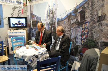 De Griekse Gids op de Vakantiebeurs in Utrecht |Foto 2012 | Nr 40 - Foto van https://www.grieksegids.nl/fotos/vakantiebeurs2012/normaal/vakantiebeurs-2012-grieksegids-040.jpg