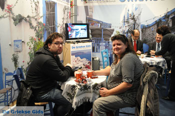 De Griekse Gids op de Vakantiebeurs in Utrecht |Foto 2012 | Nr 41 - Foto van https://www.grieksegids.nl/fotos/vakantiebeurs2012/normaal/vakantiebeurs-2012-grieksegids-041.jpg