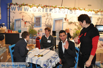 De Griekse Gids op de Vakantiebeurs in Utrecht |Foto 2012 | Nr 62 - Foto van https://www.grieksegids.nl/fotos/vakantiebeurs2012/normaal/vakantiebeurs-2012-grieksegids-062.jpg