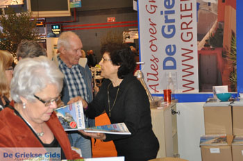 De Griekse Gids op de Vakantiebeurs in Utrecht |Foto 2012 | Nr 73 - Foto van https://www.grieksegids.nl/fotos/vakantiebeurs2012/normaal/vakantiebeurs-2012-grieksegids-073.jpg