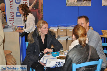 De Griekse Gids op de Vakantiebeurs in Utrecht |Foto 2012 | Nr 82 - Foto van https://www.grieksegids.nl/fotos/vakantiebeurs2012/normaal/vakantiebeurs-2012-grieksegids-082.jpg