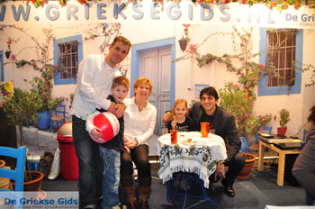 De Griekse Gids op de Vakantiebeurs in Utrecht |Foto 2012 | Nr 103 - Foto van https://www.grieksegids.nl/fotos/vakantiebeurs2012/normaal/vakantiebeurs-2012-grieksegids-103.jpg