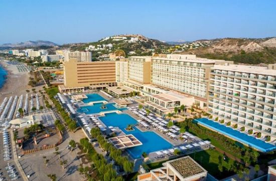 Amada Colossos Resort