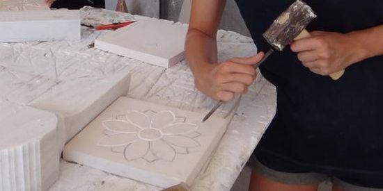 Beeldhouwen op Tinos
