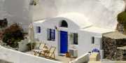 Anneke Kamerling over eiland Santorini