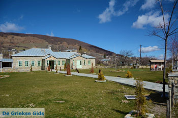 Bergdorp Nimfeon in Florina | Macedonie Griekenland | foto 2 - Foto van https://www.grieksegids.nl/fotos/west-macedonie/florina/normaal/florina-macedonie-griekenland-036.jpg