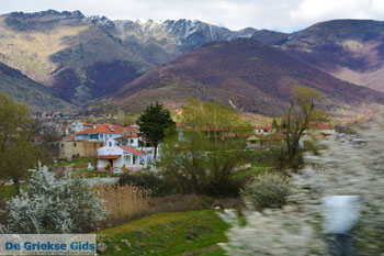 Dorpje Laimos bij Prespes | Florina Macedonie | Foto 1 - Foto van https://www.grieksegids.nl/fotos/west-macedonie/florina/normaal/florina-macedonie-griekenland-148.jpg