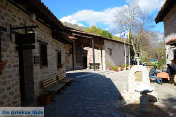 Klooster Panagia Mavriotissa in Kastoria | Macedonie | foto 6 - Foto van https://www.grieksegids.nl/fotos/west-macedonie/kastoria/normaal/kastoria-macedonie-griekenland-070.jpg