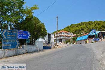 Plaatsnaamborden Maries Zakynthos - Ionische eilanden -  Foto 6 - Foto van https://www.grieksegids.nl/fotos/zakynthos/maries/350pix/maries-zakynthos-006.jpg