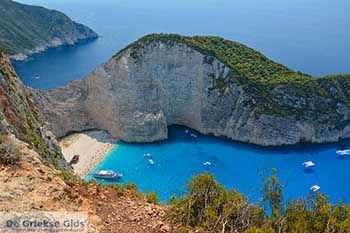 Scheepswrak - Navagio Zakynthos - Ionische eilanden -  Foto 3 - Foto van https://www.grieksegids.nl/fotos/zakynthos/scheepswrak/350pix/scheepswrak-zakynthos-003.jpg