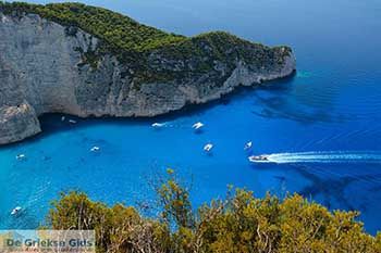 Scheepswrak - Navagio Zakynthos - Ionische eilanden -  Foto 4 - Foto van https://www.grieksegids.nl/fotos/zakynthos/scheepswrak/350pix/scheepswrak-zakynthos-004.jpg