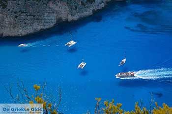 Scheepswrak - Navagio Zakynthos - Ionische eilanden -  Foto 5 - Foto van https://www.grieksegids.nl/fotos/zakynthos/scheepswrak/350pix/scheepswrak-zakynthos-005.jpg