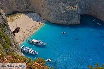 Scheepswrak - Navagio Zakynthos - Ionische eilanden -  Foto 6 - Foto van https://www.grieksegids.nl/fotos/zakynthos/scheepswrak/350pix/scheepswrak-zakynthos-006.jpg