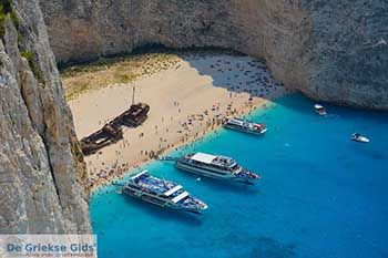 Scheepswrak - Navagio Zakynthos - Ionische eilanden -  Foto 10 - Foto van https://www.grieksegids.nl/fotos/zakynthos/scheepswrak/350pix/scheepswrak-zakynthos-010.jpg