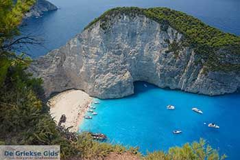 Scheepswrak - Navagio Zakynthos - Ionische eilanden -  Foto 19 - Foto van https://www.grieksegids.nl/fotos/zakynthos/scheepswrak/350pix/scheepswrak-zakynthos-019.jpg