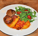 Keftedes, Griekse gehaktballetjes in tomatensaus